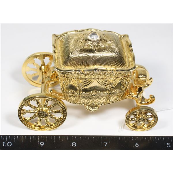 #770 Vintage carriage metal ring case