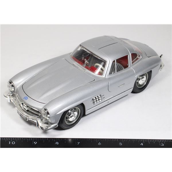 #807 1:18 Burango Mercedes 300 SL 1954 Diecast