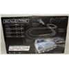 Image 5 : #12C Scalextric 007 Aston Martin DB5 Slot Car Set
