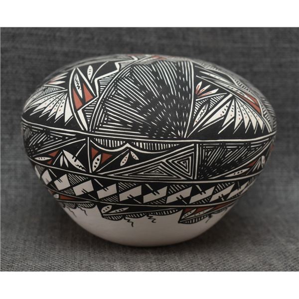 ACOMA SEED JAR (L AND N VALLO)