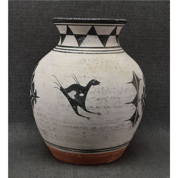 DECORATIVE POTTERY OLLA