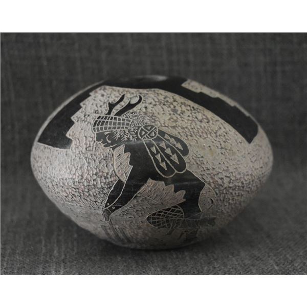 SANTA CLARA POTTERY JAR (DAN TAFOYA)