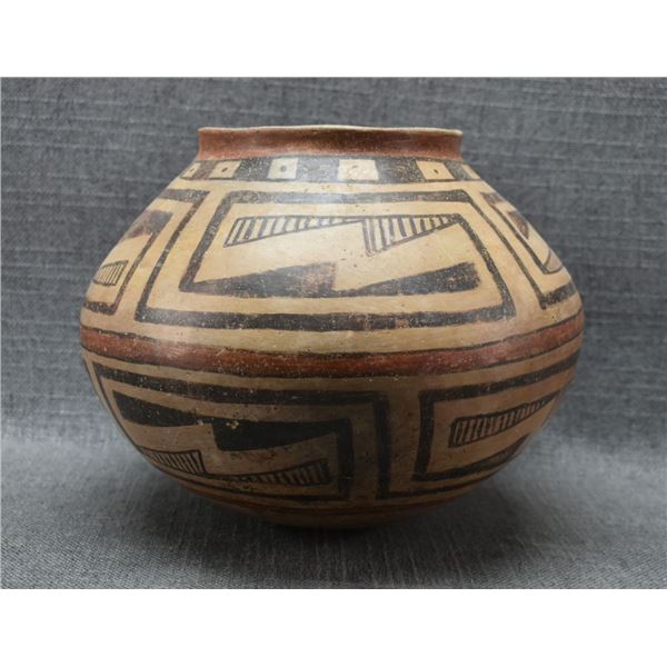 CASAS GRANDE POTTERY JAR