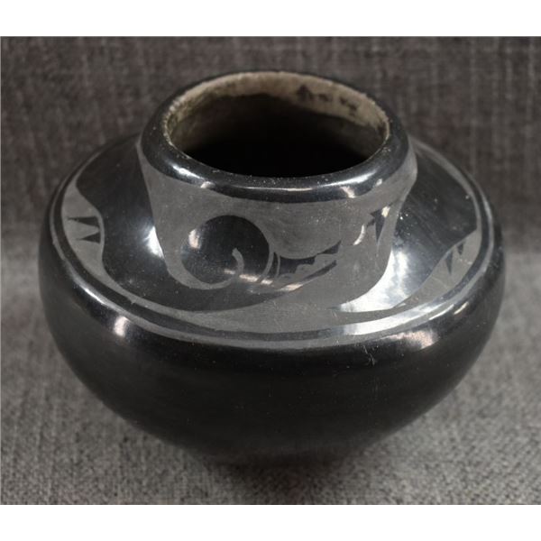 SANTA CLARA POTTERY JAR (LINDA ASKAN)