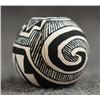Image 8 : NINE MINIATURE PUEBLO POTTERY ITEMS