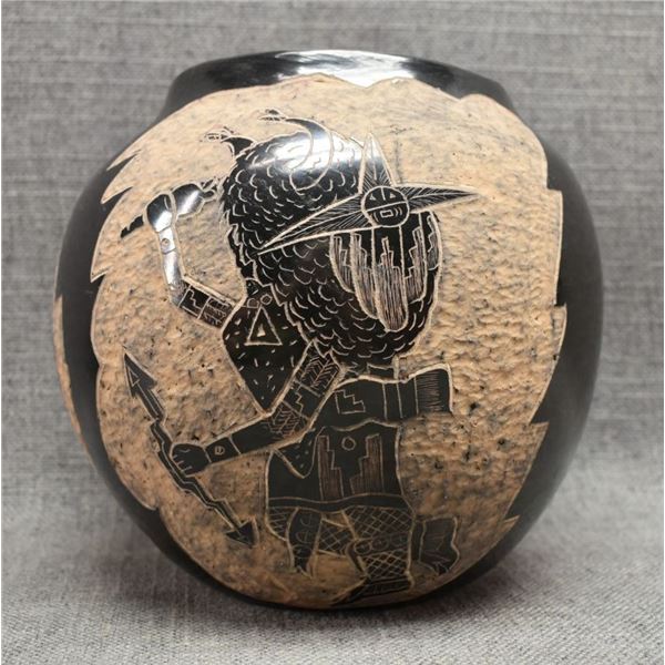 SANTA CLARA POTTERY VASE (JOSE D TAFOYA)