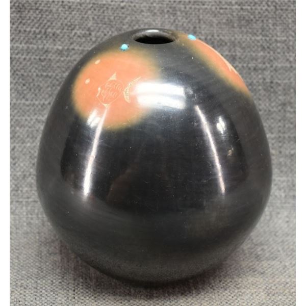 SAN ILDEFONSO POTTERY SEED JAR (ELIZABETH LOVATO)