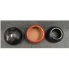 Image 5 : THREE PUEBLO POTTERY ITEMS