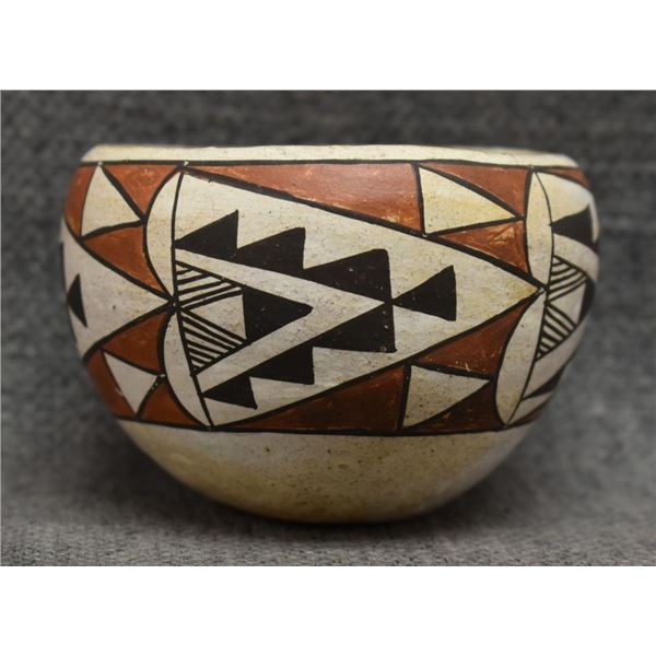 ACOMA POTTERY JAR