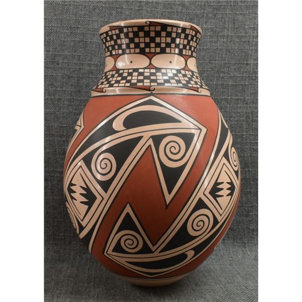 MATA ORTIZ POTTERY OLLA (SABINO VILLALBA & VERONICA S)