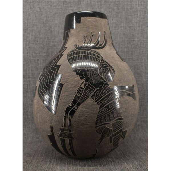 SANTA CLARA POTTERY VASE (DAN TAFOYA)