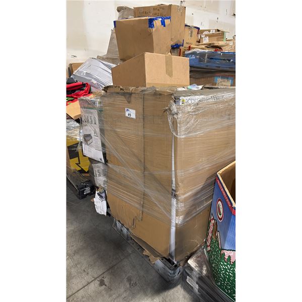 PALLET OF AQUATIC VESSELS AND ACCESSORIES INCL BODY GLOVE TANDEM 15' INFLATABLE