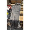 Image 4 : PALLET OF MIXED APPAREL, SHOES AND MORE