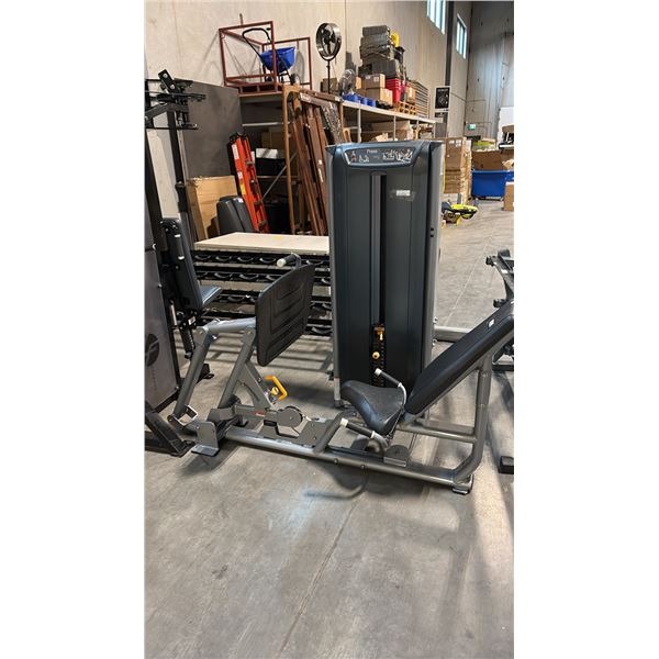 MATRIX LEG PRESS STATION