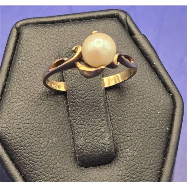 Genuine Pearl 10k Gold Ring