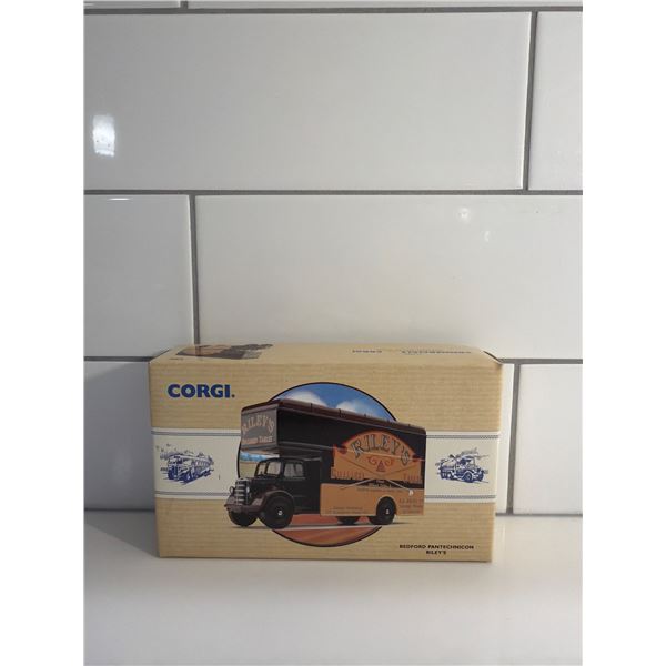 Corgi Bedford Pantechinicon Diecast