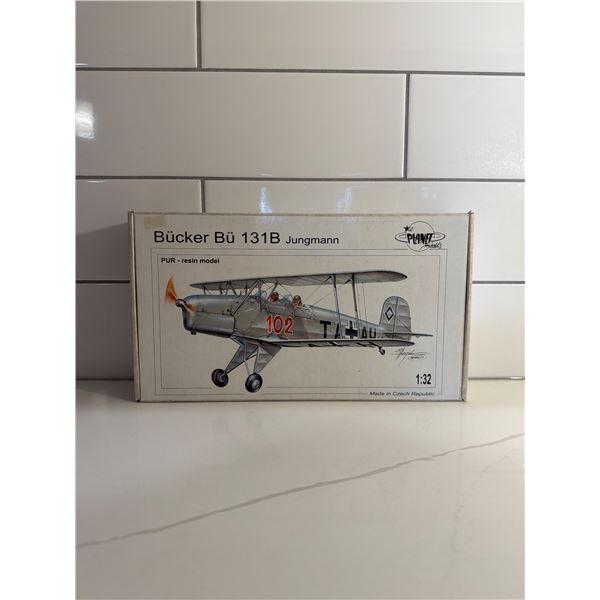 Planet Models 1:32 Scale Bucker Bu