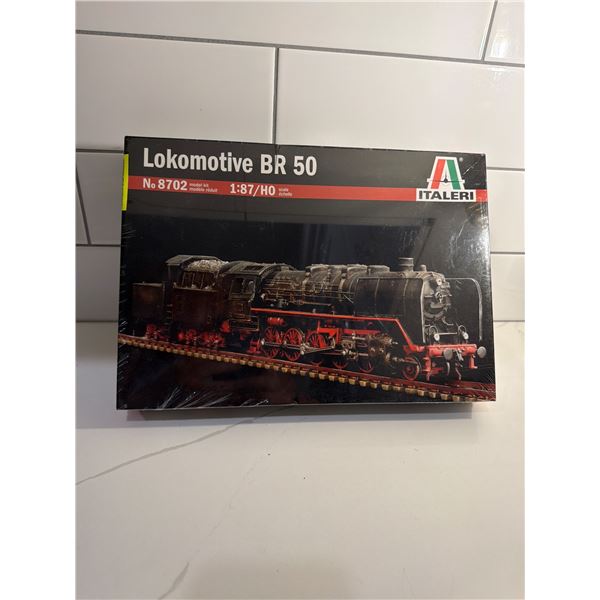 Italeri 1:87 scale Lokomotive BR 50 Sealed