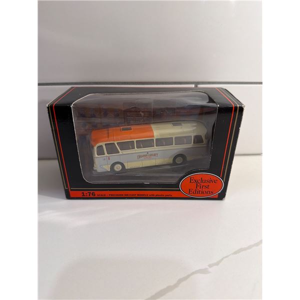 Exclusive First Editions 1:76 Scale Buss