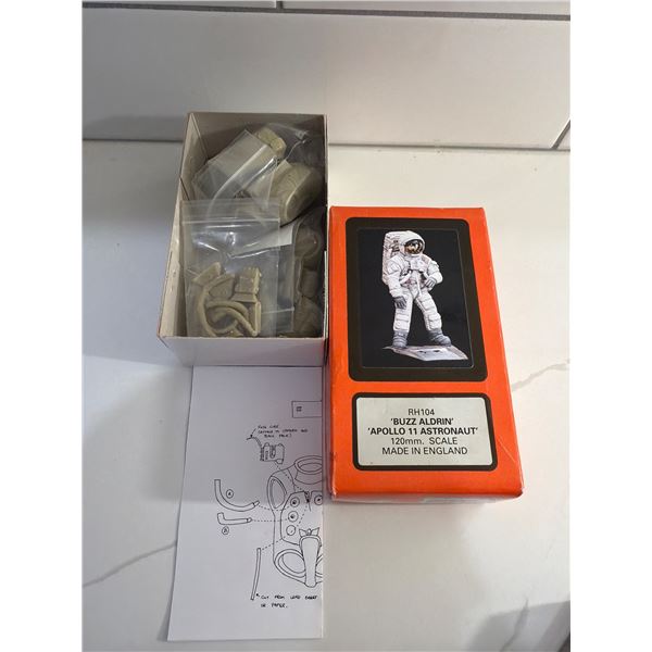 Reheat Models 120 MM Astronaut