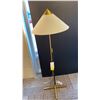 Image 1 : FRANKLIN SINGLE LIGHT FLOOR LAMP. BURNISHED BRASS, DEEP BRONZE, WHITE LINEN.