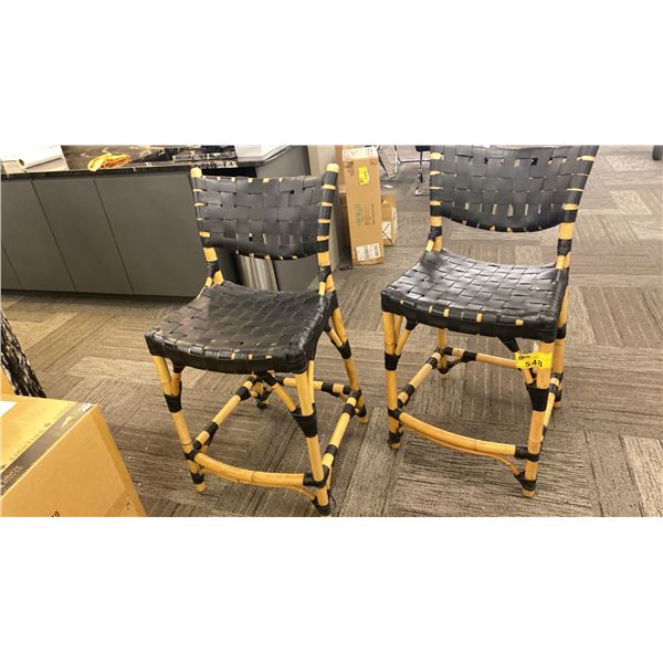 PAIR OF BAR HEIGHT STOOLS. BLACK LEATHER AND BAMBOO. ATTRACTIVE.