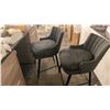 Image 2 : GROUP OF 5 BAR HEIGHT STOOLS.