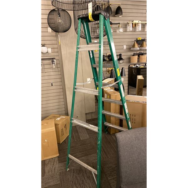**LD 7' FIBREGLASS STEP LADDER