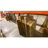 Image 1 : GROUP LOT OF 8 ELEGANT MIRRORS. 2 X 36" ROUND, 2 X 32" ROUND, 1 X 42" ROUND, 1 X 36X48", 2 X 33X42"