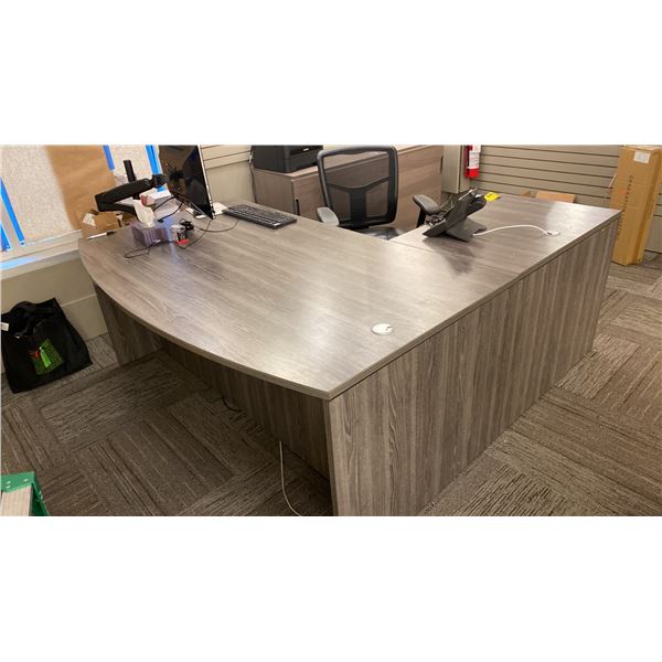 72" X 41" DESK WITH 36" RETURN GRAY SINGLE PEDESTAL DESK, 63" WOODGRAIN CREDENZA, MESH BACK TASK