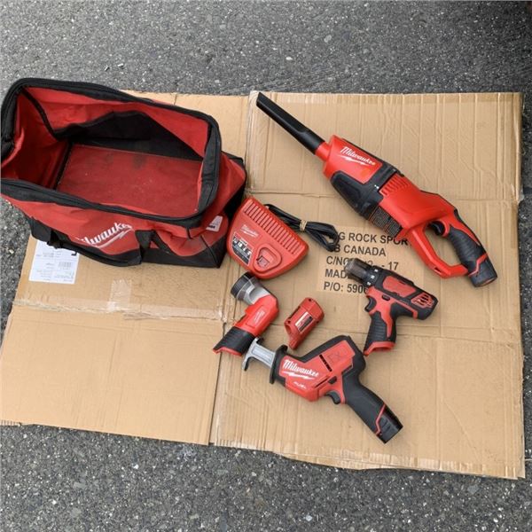 LOT OF MILWAUKEE M12 TOOLS, 2 BATTERIES AND CHARGER WORKING INCLUDES PORTABLE VACUUM, DRILL/DRIVER, 