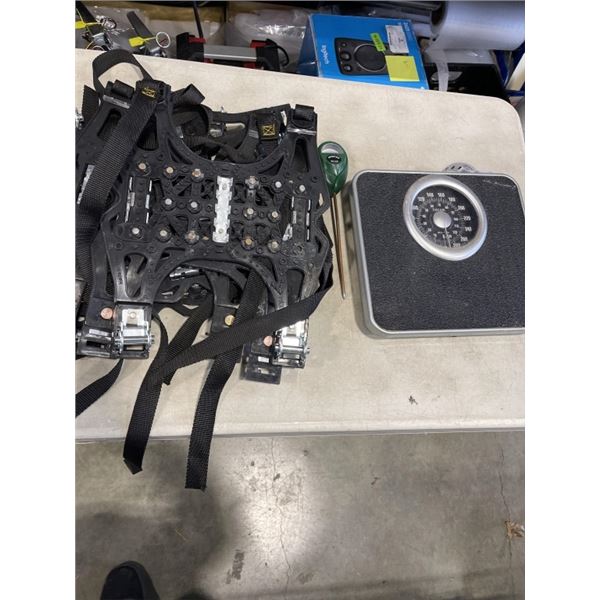 SCALE AND 6 SNOWSHOE STRAPS