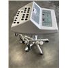Image 2 : SILHOUET-TONE BEAUTY COMCEPT UPRIGHT MACHINE