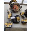 Image 2 : DEWALT CORDLESS POWER TOOL SET WITH BRUSHLESS 60V FLEXBVOLT CIRCULAR SAW, BRUSHLESS OSCILLATING MULT