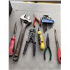 Image 3 : DEWALT 1 TOUCHN LATCH HARD TOOL CASE WITH ASSORTED HAND TOOLS, BIT SETS ETC