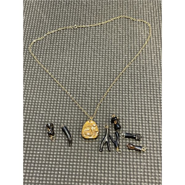 VINTAGE GENUINE TIGERS EYE STONE PENDANT HAND CARVED W/ GOLD TONE LINK CHAIN NECKLACE AND 7 BLACK CO