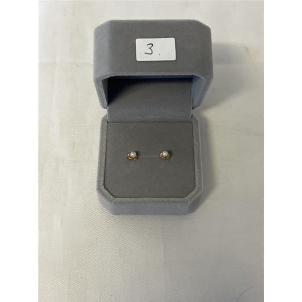 PAIR OF 14K GOLD W/ GENUINE PEARLS STUD EARRINGS