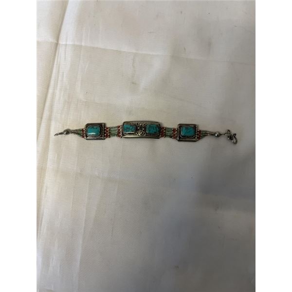 VINTAGE STERLING SILVER W/ TURQUOISE STONES NATIVE AMERICAN BRACELET, AS FOUND