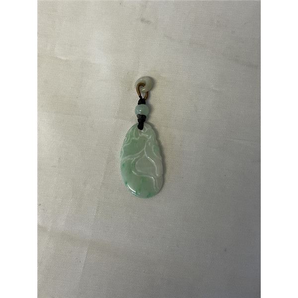OLD HAND CARVED GENUINE APPLE GREEN CHINESE JADE PENDANT, NO CRACKS, CHIPS OR DAMAGE