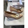 Image 2 : 3 NEW WOMENS SIZE 9.5 WINTER BOOTS AND 1 PAIR OF SHOES