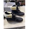 Image 4 : 3 NEW WOMENS SIZE 9.5 WINTER BOOTS AND 1 PAIR OF SHOES