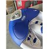 Image 6 : DR SCHOLLS FOOT BATH AND ASOSRTED GLASS WARE