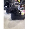 Image 3 : 4 NEW PAIRS OF WOMENS 7.5 BOOTS AND SLIPPERS