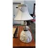 Image 1 : LADY FIGURE LAMP