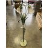 Image 1 : DECORATIVE METAL TULIP FLOOR LAMP