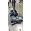 Image 4 : SAMSUNG JET 90 CORDLESS VACUUM WITH TWO BATTERIES AND CHARGING DOCK INCLUDES ACCESSORIES WORKING