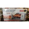 Image 2 : BLACK AND DECKER 4-SLICE AIR FRY TOASTER OVEN - TESTED WORKING, RETAIL $179