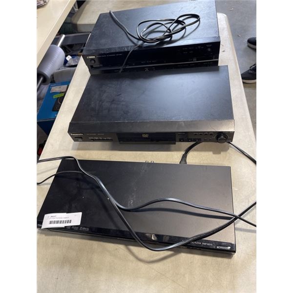 LOT OF 3 DVD PLAYERS YAMAHA PANISONIC AND A BLU RAY PLAYER