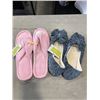 Image 4 : 4 NEW PAIRS OF WOMENS SIZE 11 BOOTS AND SLIPPERS