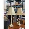 Image 5 : 4 VINTAGE TABLE LAMPS WITH SHADES AND BULBS